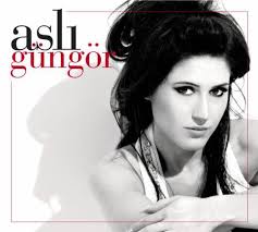 Aslı Güngör - Aşk Her Şeye Değer , video klip izle , klip izle , izleSene