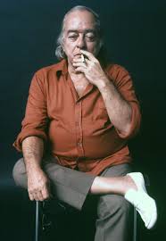 http://t1.gstatic.com/images?q=tbn:mw81k_tIedktDM:http://professordaniel50.files.wordpress.com/2009/11/vinicius-de-moraes.jpg&t=1