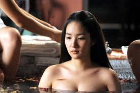 Nữ diễn viên bị tung cảnh tắm trần lên mạng