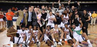 CSUFs Mens Basketball team