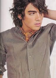 JOE JONAS .