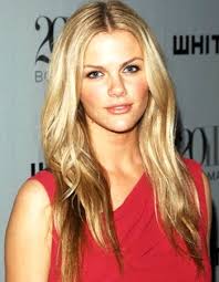 Brooklyn Decker hair