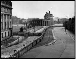 The Berlin Wall � History