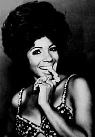 Shirley Bassey - 600full-shirley-bassey