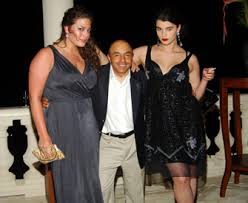 the left is Ashley Graham,