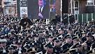 Hundreds of NYPD snub NYC Mayor De Blasio - CBS News