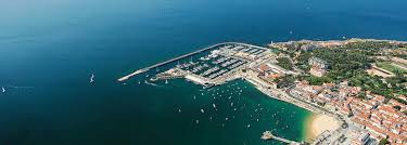 Cascais Marina. Map. Cascais Marina. The Cascais Marina has a capacity of 650 slots and can dock ships up to 35 metres long. On land, the marina is well ... - marina-cascais-780x280