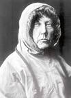 Läge Roald Amundsen heute im roten Plüschbett direkt unter der Dachschräge ...