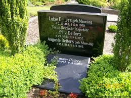 Grabstein von Luise Deiters (geb. Mensing) (21.05.1880-10.06. Häufige Nachnamen auf diesem Friedhof: Fischer (44) - Itzen (34) - Janssen (29) - Meyer (27) ... - na095