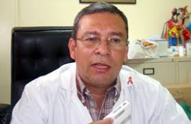 El Doctor Ariel Herrera, Director del Hospital público, Roberto Calderón, ... - 2in
