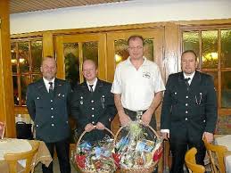 Auf unserem Bild von links: Abteilungskommandant Karl Lörcher, Thomas Bäuerle, Fred Volz und der stellvertretende Abteilungskommandant Tobias Reichle.