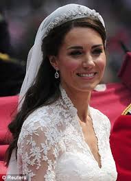 صور الزفاف الملكى فى بريطانيا (ويليام و كيت) Images?q=tbn:ANd9GcQKHgDeqOATa2xUxPU-ExzTiM0yj8o_SFF4nnYkeIzbzd_zxqcG