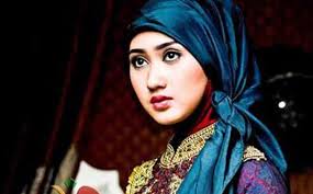 HIJABERS DUNIA HIJAB: Dian Pelangi Gelar Tutorial Hijab di Depan ...