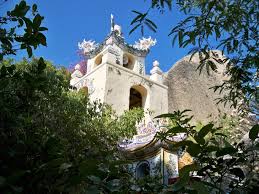 chua Da - vung bien Binh Thuan http://t1.gstatic.com/images?q=tbn:ANd9GcQQLjHscoTQ3s8WqujiULNPFMfIxS4AFnc1uNx9WiCdPrHMBqob