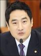 Kang Yong-seok filed the suit Thursday against comedian Choi Hyo-jong, 25, ... - photo207292