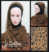 Jilbab Segiempat Motif Leopard by Butik Zullia oleh Butik Zullia