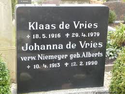 Grab von Johanna Vries, de (geb. Alberts) (verw. Niemeyer) (10.04 ...