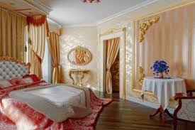 Victorian Decor For Your Home Bedroom With Goldern Curtains And ...