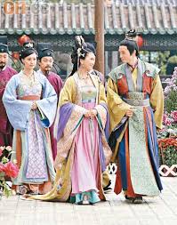 Yesterday Moses Chan, Charmaine Sheh and Sharon Chan were filming for the ancient drama \u0026quot;Can\u0026#39;t Buy Me Love\u0026quot; (also known as Arrival of Princess). - 1405935720