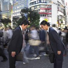 ¿Por qué en Japón se saluda inclinando la cabeza?  Images?q=tbn:ANd9GcRGikO47iFcJuK7ztbv-1U5GHCPN7ZusMLkgCTzzk1ZwUoikJRoVg