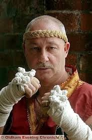 Muay Thai teacher, Kevin Lloyd has been bestowed thehighly-acclaimed Grandmaster status. - 2011728_124753