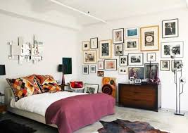 30 Awe Inspiring Bedroom Design Ideas with Gallery Wall | Rilane ...