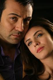 لكل محبي الدراما التركية تعلو شوفو حبايبكم الممثلين مع ازواجهم و زوجاتهم Images?q=tbn:ANd9GcRRtuxEVFIHWb9uUJDjRGZHLbVH9CG8km1K2GlRVClxAtVZ3XUL
