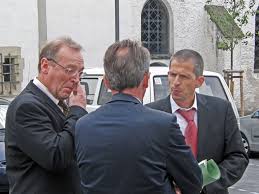 ...der rechts im Bild ist übrigens Klaus Stumpf, der im Mainzer Innenministeriun dem Referat Infrastruktur (Abteilung 8) vorsteht, ...