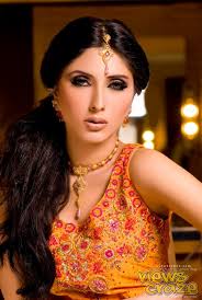 Model Uzma Khan wears Aiesha Warsi (Portfolio Photo Shoot) - model-uzma-khan-portfolio-photo-shoot-11