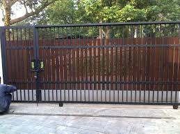 pintu pagar minimalis + kayu | Bengkel Las Canopy minimalis pagar ...