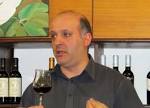 Carlos Janeiro provando o vinho. Após uma introdução de Nuno Lages, ... - 14582841_1NVzl