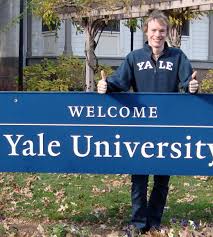 Philipp Stiel hat seine neue Alma Mater ins Herz geschlossen und erklärt amerikanische Debattierkultur. (Foto: Privat). Die Yale Debate Association (YDA) ...