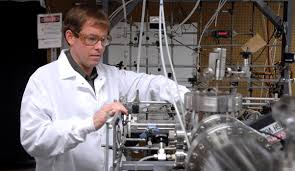 Chemistry Professor Scott Hewitt Presents Findings on Global Warming - scott-hewitt-lab