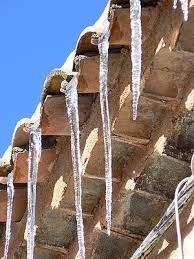 Attention aux stalactites de glace "AZEBLOULE" Images?q=tbn:ANd9GcRyo1ifQaaWbYl1r-GaGGSSp8i_JIKqVTIgiYWSgfu9IzQdNLJV