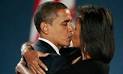 Barack and Michelle Obama kiss - barack-michelle-obama-kiss