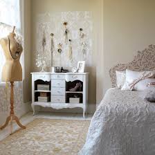 An account on buying bedroom accessories |
