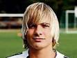 ... al internacional alemán de 15 años Luca Dürholtz, del Bayer Leverkusen, ...