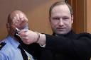 Anders Breivik bei seinem grotesken Auftritt vor Gericht Foto: REUTERS