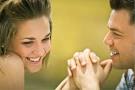 How to decipher her flirting signals | MSN Arabia