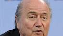 FIFA-Präsident Joseph Blatter hat sich für die Zukunft des Kunstrasens ... - sepp-blatter-fifa