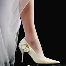 احدث موديلات لحذاء العروس Images?q=tbn:ANd9GcS_-olyTD2OXxTOHQRYf2iQHlA1NizB0A7Y6KrRXpKn5VxKO-zD8w