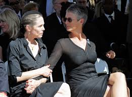 Actress Kelly Curtis (L) and her sister, actress Jamie Lee Curtis, attend the funeral for their father Tony Curtis at Palm Mortuary \u0026amp; Cemetary October 4, ... - Kelly+Curtis+Tony+Curtis+Funeral+bHvqM_nkmUFl