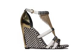 All photos tagged 'black white gold wedding shoes wedges' | OneWed.com