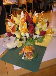 Diesen leckeren Fruchtstrauß hat Frau Rosa Meier geschaffen ... - 2526748_web