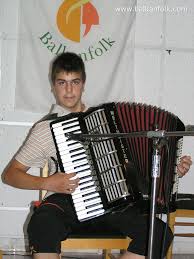 Mario Petrov aus Varshets spielen bulgarische Volksmusik - Akkordeon - 566-mariopetrovaccordionplayer