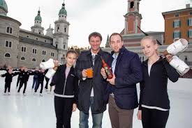 Eislaufen ohne Eis am Mozartplatz Nadja, Peter Treml, Stefan ... - d10kXII060-650x435