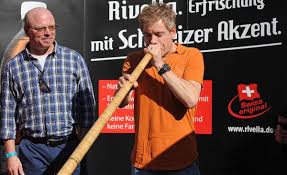 Rainer Bothe aus Hamburg hält Guinness-Rekord im Alphorn ...