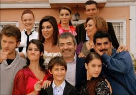 مين افضل عائلة بالمسلسلات التركية..... Images?q=tbn:ANd9GcT3hD9G2Sj_i29yqk2GQA38gbCXsWFxHFwCDt3PBehsJuOeIk4w