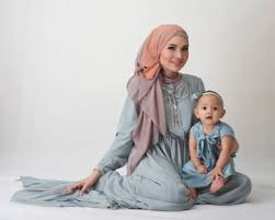 Ria Miranda, Desainer Busana Muslim yang Sukses Dirikan Komunitas ...