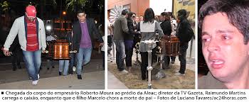 Corpo de Roberto Moura é levado em cortejo no carro do Corpo de Bombeiros. 15/08/2013 17:27:56 - Fim_marcelo_n10